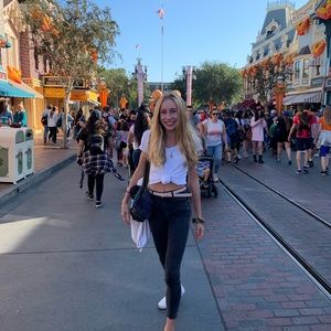 Meet your Posher, Ronni